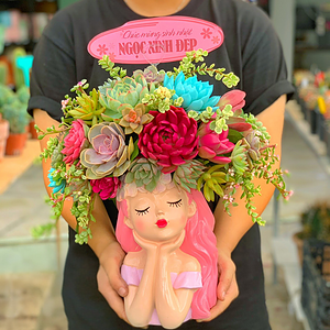 Tượng hoa sen đá cô gái nhỏ